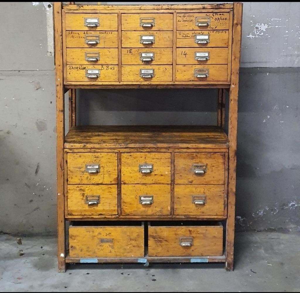 Vintage industriële ladekast met doorleefd patina, Ophalen, Gebruikt, Vintage, 50 tot 100 cm