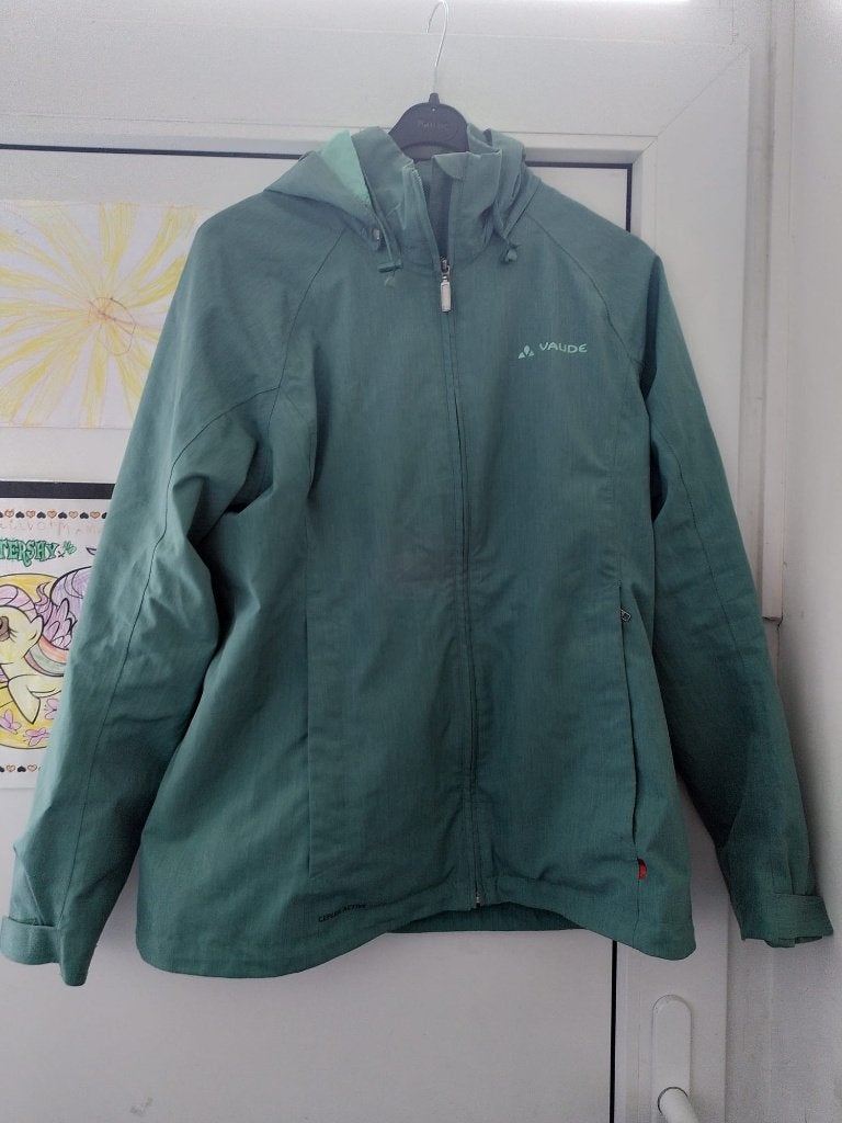 Regenjas groen Vaude L (42) in zeer goede staat, Maat 42/44 (L), Ophalen of Verzenden, Vaude, Gedragen
