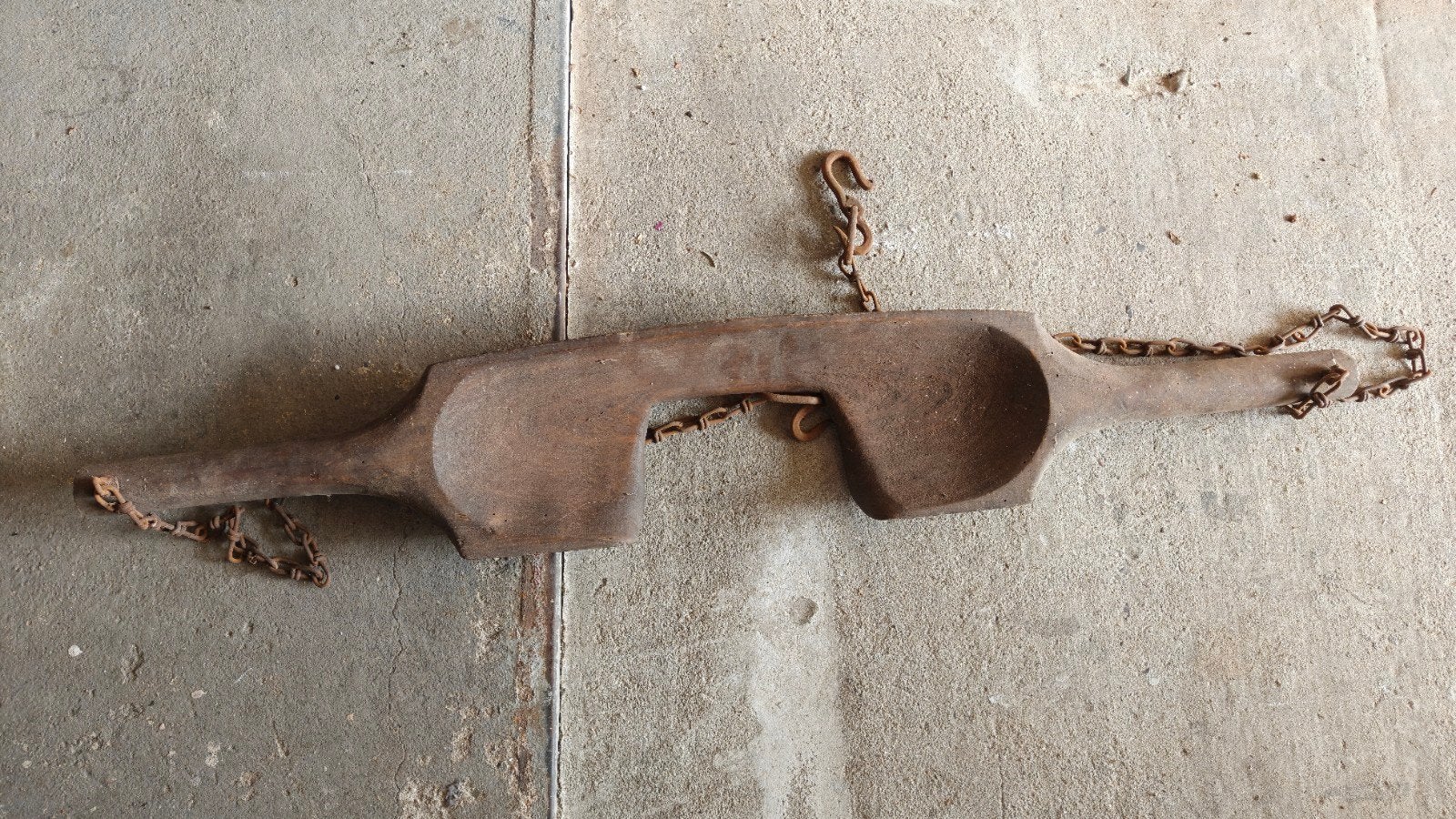 Antieke houten juk met kettingen - boerderij decoratie, Antiek en Kunst, Ophalen