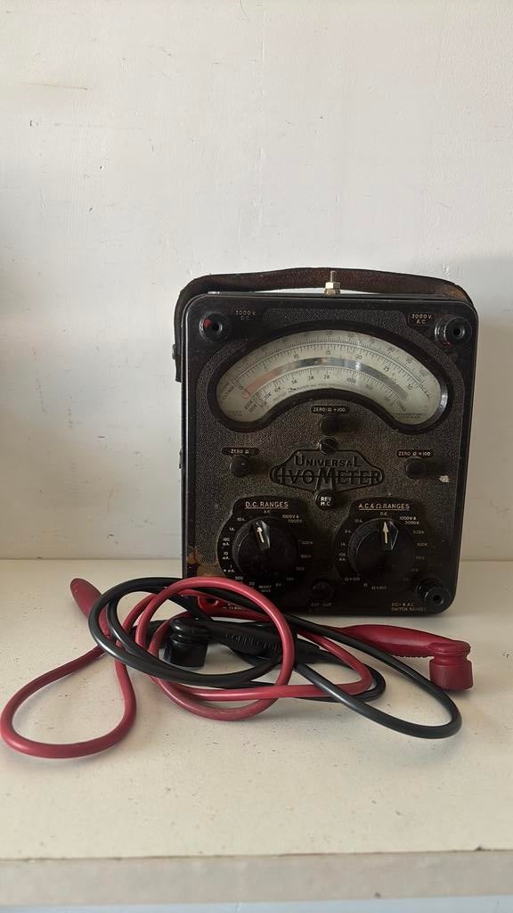 Universal Avo Meter, Antiek en Kunst, Ophalen of Verzenden