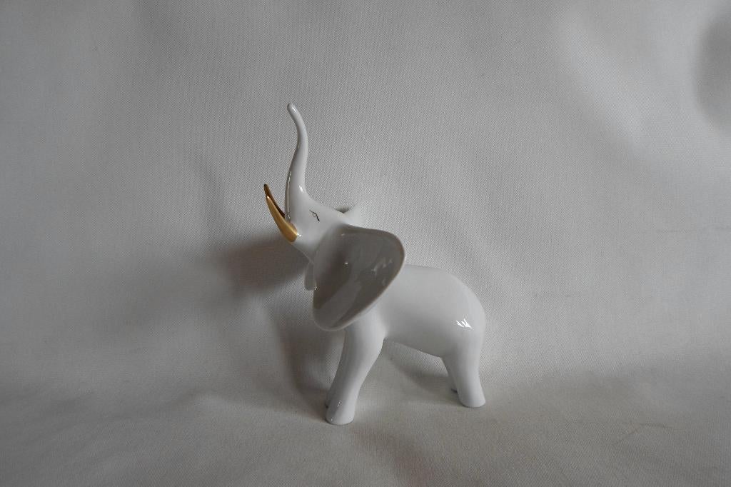 Hollohaza Hungary Olifant, Antiek en Kunst, Ophalen of Verzenden