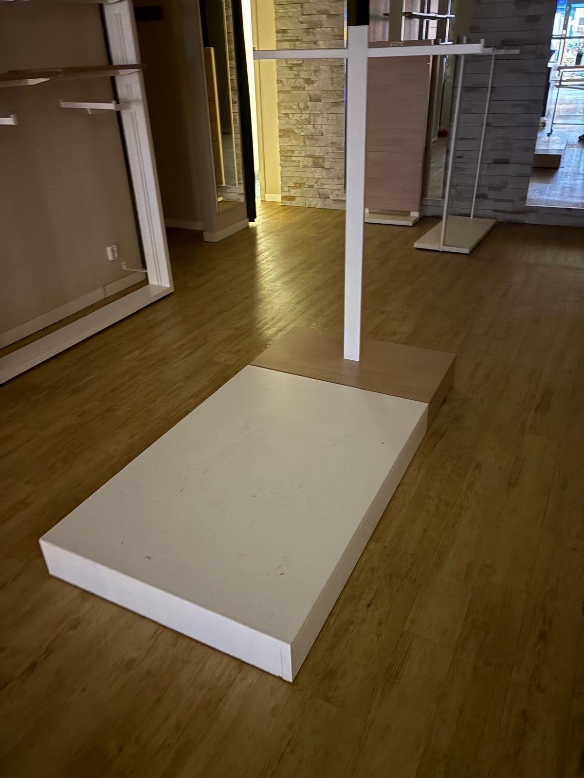 Kledingrek met plateau - Gratis af te halen, Kleding | Dames, Ophalen, Gebruikt