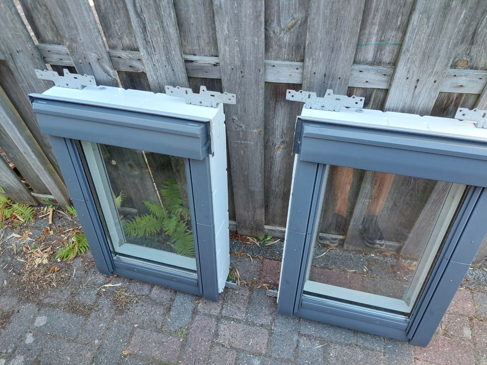 2 zeer nette kunststof velux dakraam ggu ck02 55x78 compleet, Ophalen, Minder dan 80 cm, 80 tot 120 cm, Zo goed als nieuw