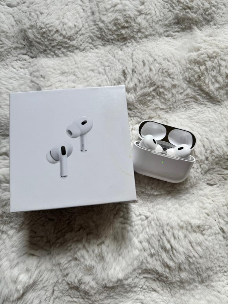 Apple Airpods 2 Pro, Bluetooth, In gehoorgang (in-ear), Ophalen of Verzenden, Zo goed als nieuw