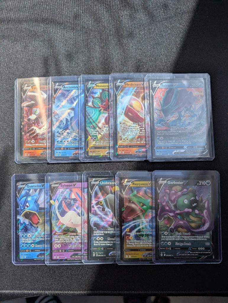 10x Pokémon V kaarten – Evolving Skies bundle, Hobby en Vrije tijd, Verzamelkaartspellen | Pokémon, Zo goed als nieuw, Meerdere kaarten