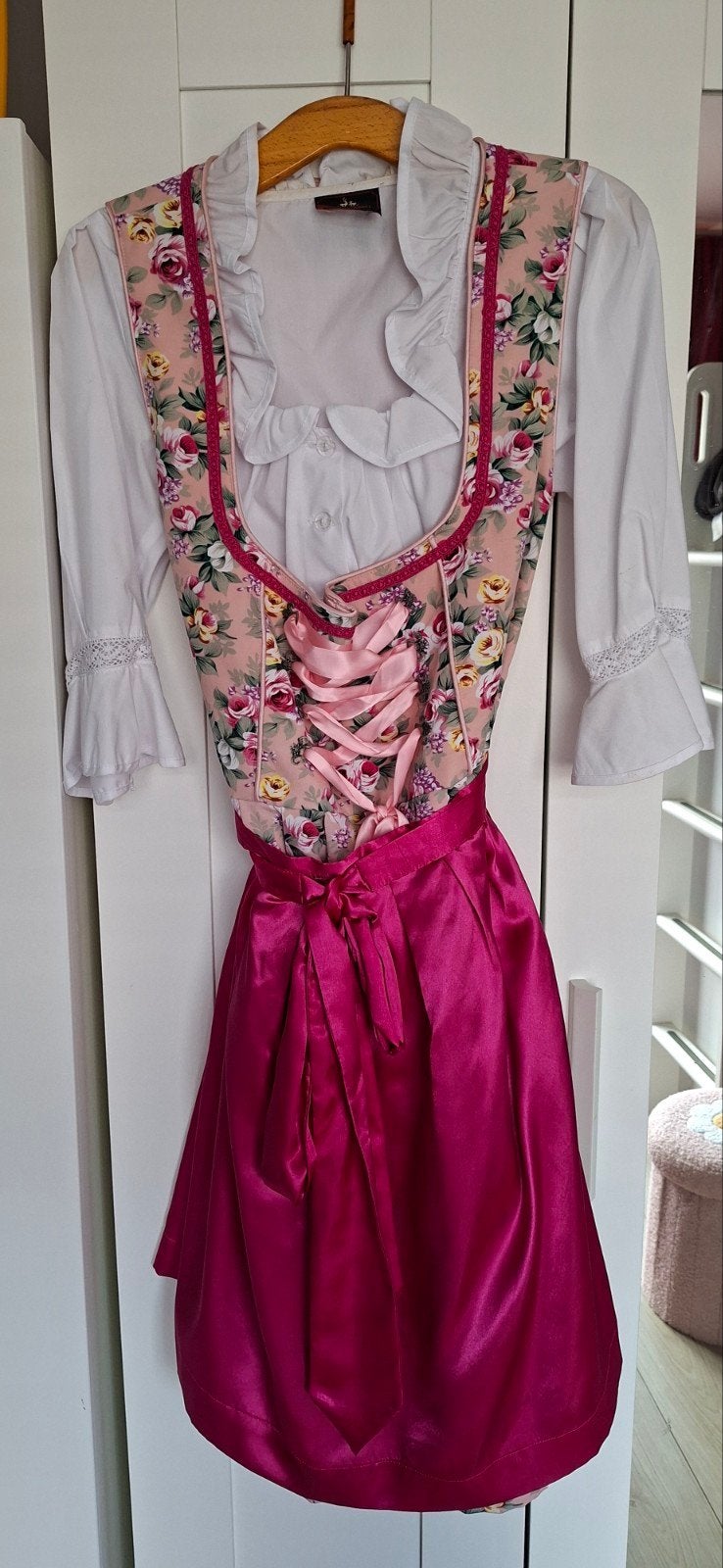 Mooi Dirndl - Zo goed als nieuw, Ophalen, Maat 42/44 (L), Zo goed als nieuw, Roze