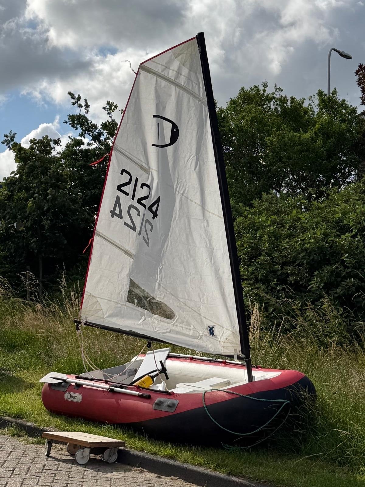 DinghyGo 275 Nomad opblaasbare zeilboot met buitenboordmotor, Watersport en Boten, Ophalen, Gebruikt, Inclusief zeilen, Buitenboordmotor