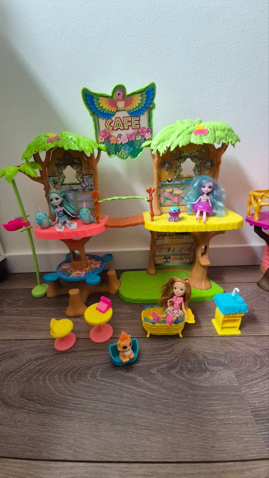 enchantimal beach poppenhuis. Incl poppen en meubels, Ophalen, Gebruikt, 6 jaar of ouder