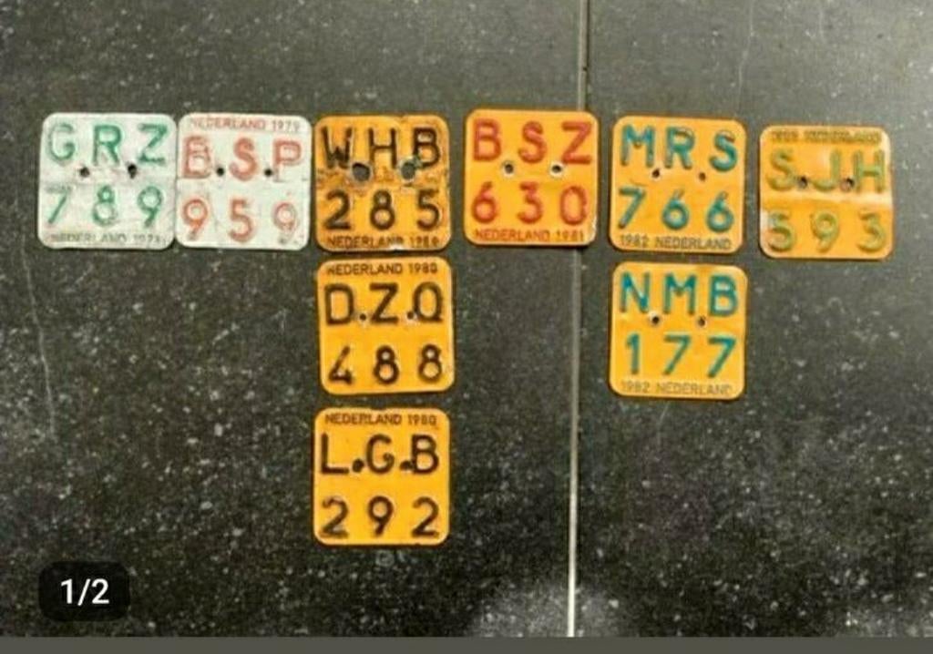 Bromfietsplaatjes, Verzekeringsplaatjes,jaren 1970,brommer, Verzamelen, Ophalen of Verzenden, Overige typen