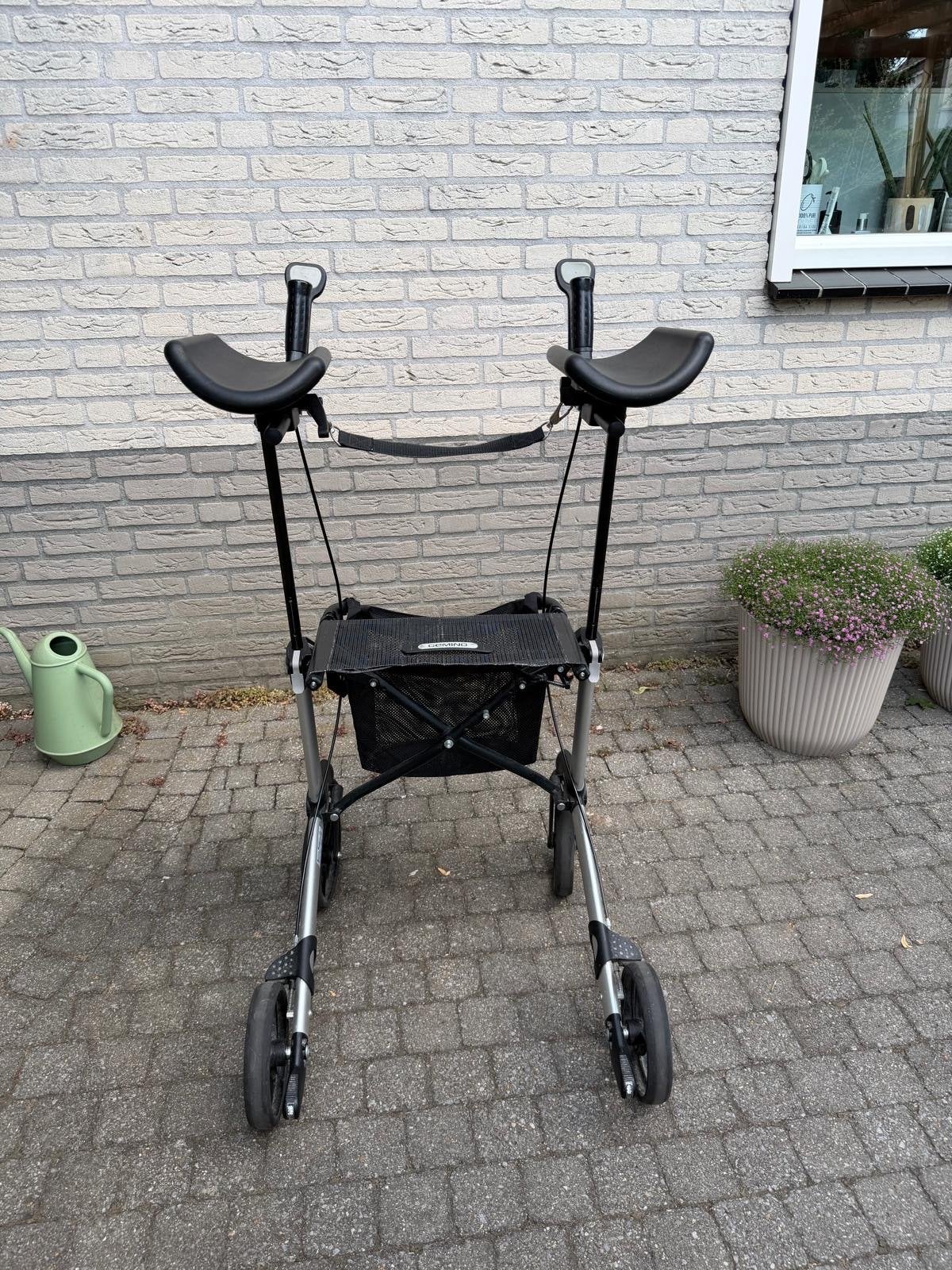 Onderarm rollator merk: Gemino, Ophalen, Lichtgewicht, Zo goed als nieuw