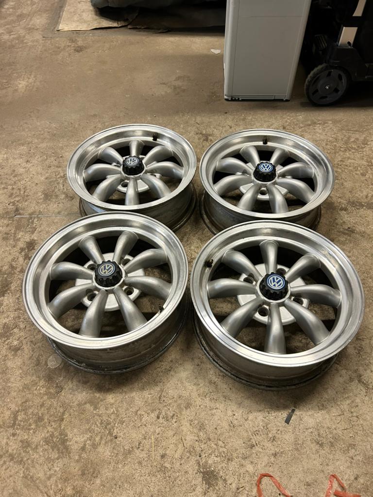 Volkswagen kever oldtimer velgen, Ophalen