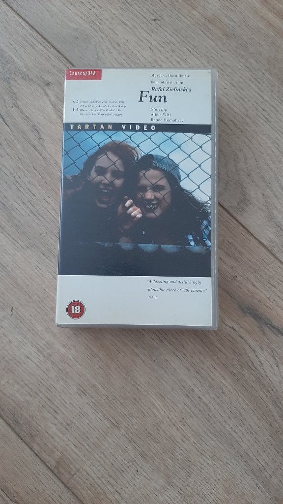 Zeldzame VHS Fun (1994) - Original Tartan Video Cult Release, Cd's en Dvd's, Engels, Zo goed als nieuw, Thrillers en Misdaad, VHS