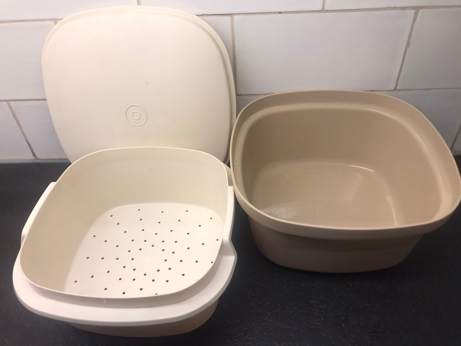 Tupperware retro serveerwonder kom schaal vergiet stomer, Gebruikt, Schaal, Met compartimenten, Ophalen of Verzenden