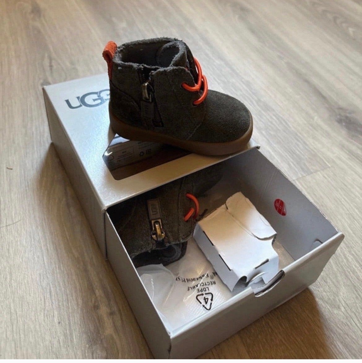 Nieuwe UGG Kristjan babyschoentjes - Maat 02/03, Ophalen of Verzenden, Nieuw, Jongen of Meisje, Schoenen