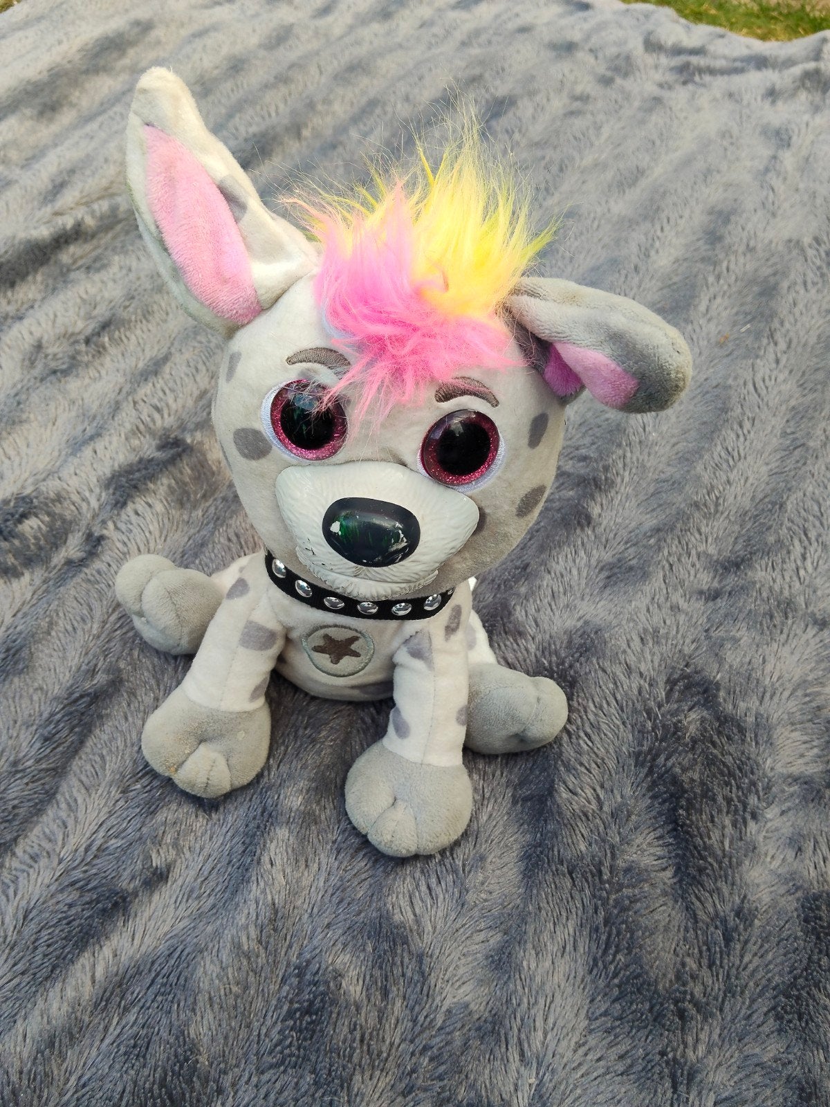 hond met bewegende mond en geluid, Kinderen en Baby's, Speelgoed | Knuffels en Pluche, Ophalen, Gebruikt, Hond