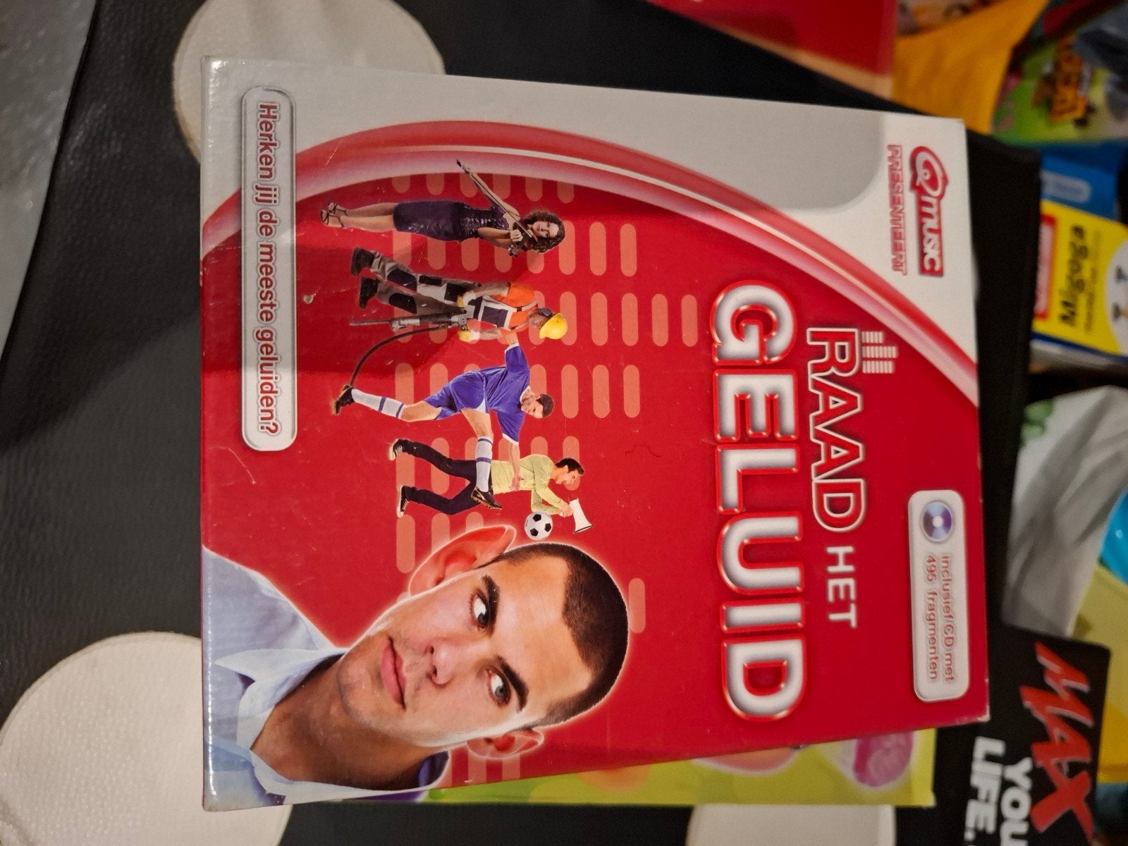 Qmusic Raad Het Geluid CD-spel met 490 fragmenten, Ophalen of Verzenden, Zo goed als nieuw, Overige typen, Inclusief doosje