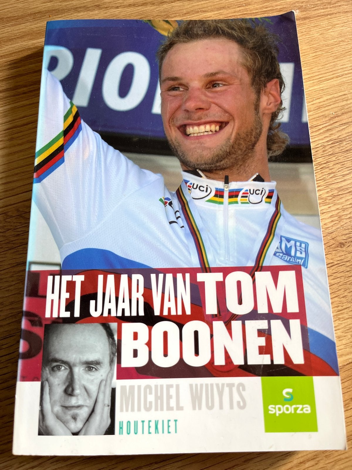 Het Jaar van Tom Boonen - Michel Wuyts (Wielersport), Ophalen of Verzenden, Zo goed als nieuw, Lopen en Fietsen