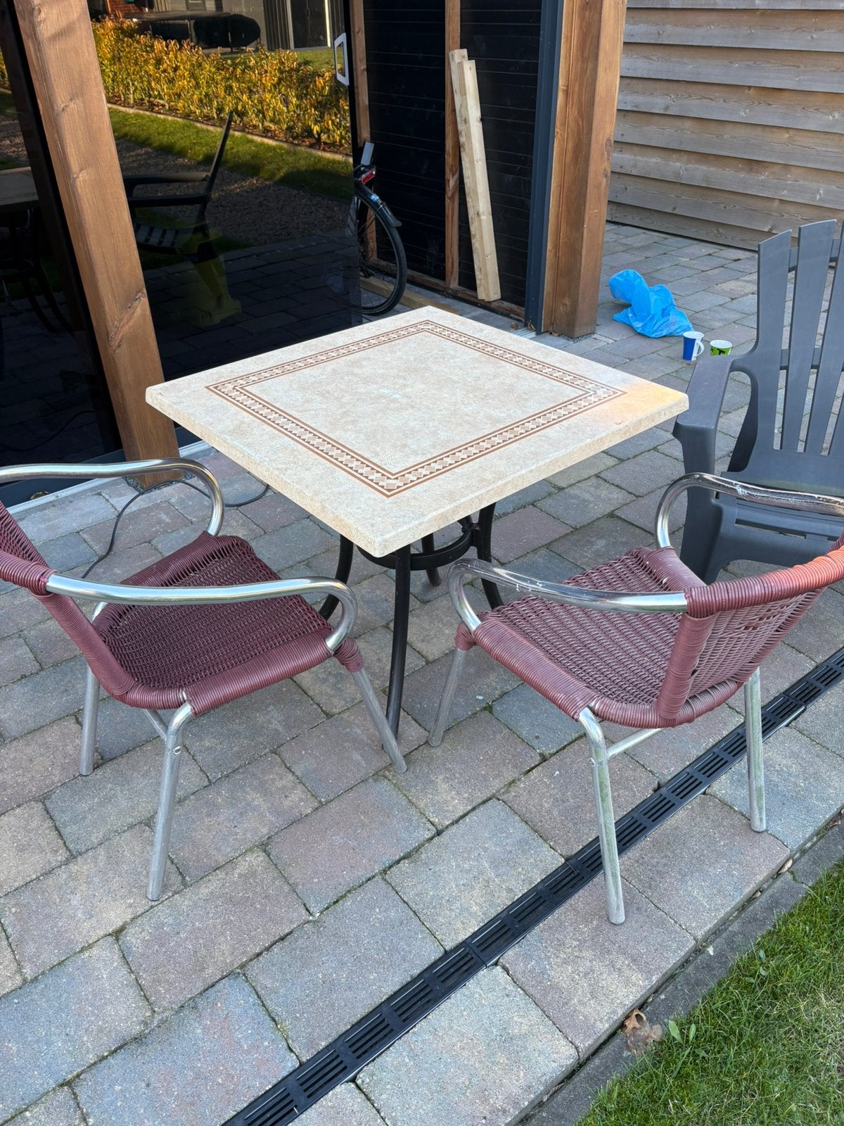 4x tafel en 16 stoelen, Ophalen, Gebruikt