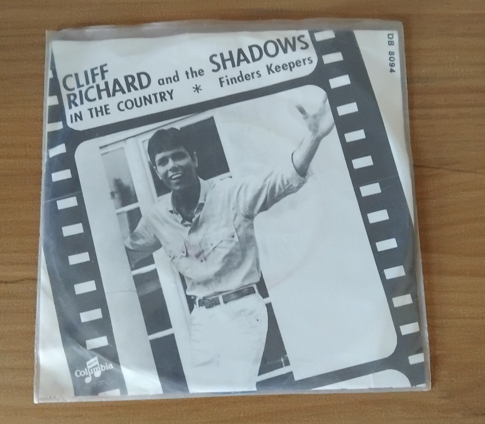 Cliff Richard and The Shadows - Finders Keepers 7 inch vinyl, Gebruikt, 7 inch, Pop, EP