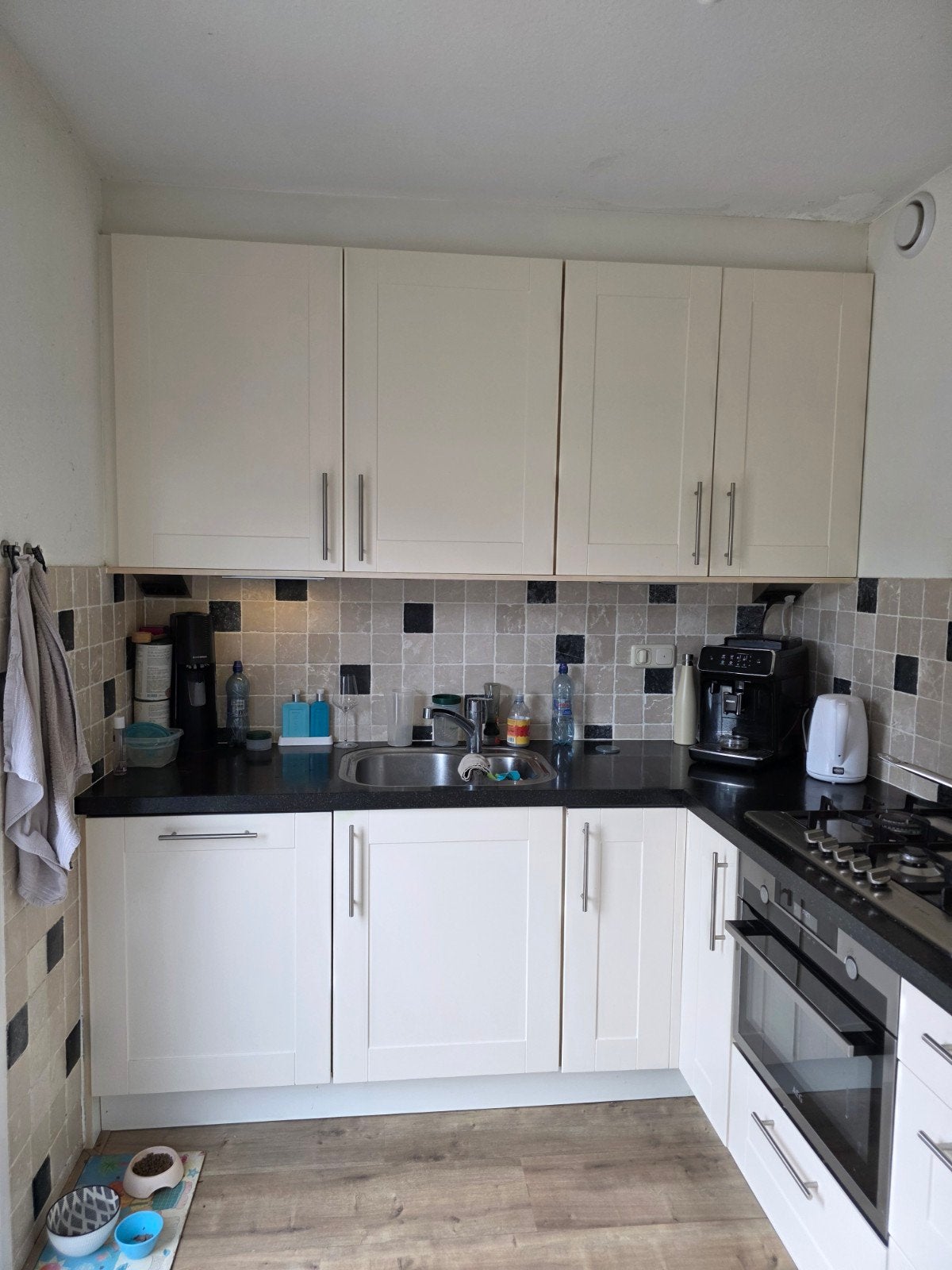 Hoekkeuken 212x260cm met inbouwapparatuur en granieten blad, Huis en Inrichting, Keuken | Complete keukens, Ophalen, Gebruikt