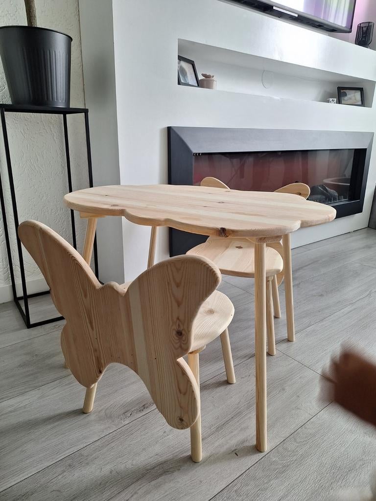 Handgemaakte kinder stoeltjes en tafel te koop, Ophalen, 50 tot 100 cm, Tot twee personen, 50 tot 100 cm