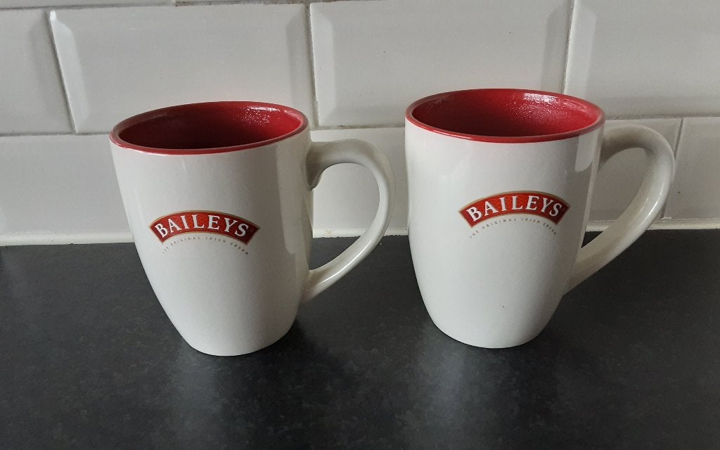 BAILEYS mokken, 2 stuks, Ophalen of Verzenden, Zo goed als nieuw, Gebruiksvoorwerp