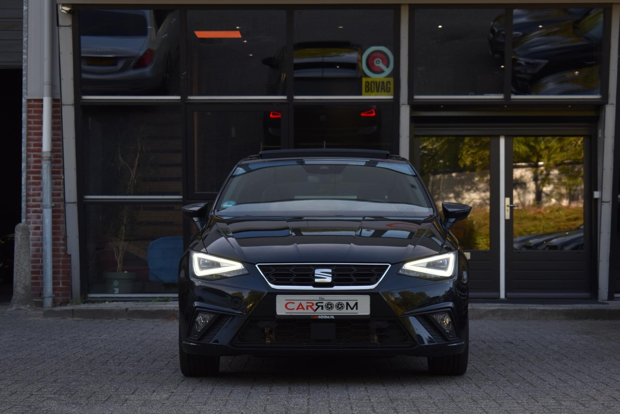SEAT Ibiza 1.0 EcoTSI FR Business Intense Pano Camera Lane L, Auto's, Dealer onderhouden, Gebruikt, Met garantie (alle), Alcantara
