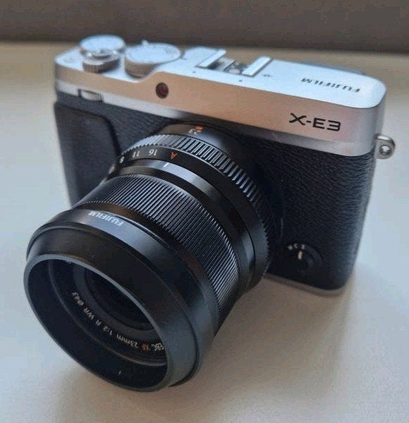 fujifilm xe3 met 23mm f2.0 lage shuttercount  x e3 camera, Ophalen of Verzenden, Zo goed als nieuw, Audio