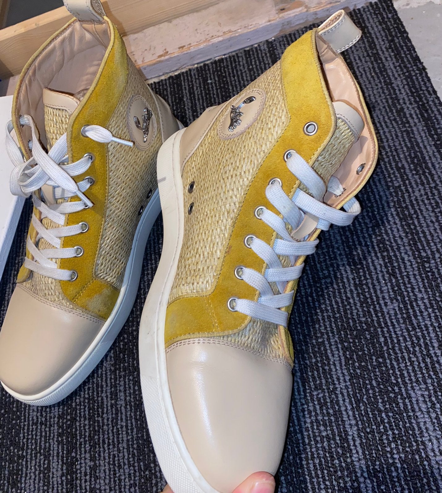 Gloed nieuwe Louboutin schoenen (mogen vandaag weg voor €40), Ophalen of Verzenden, Zo goed als nieuw, Zwart