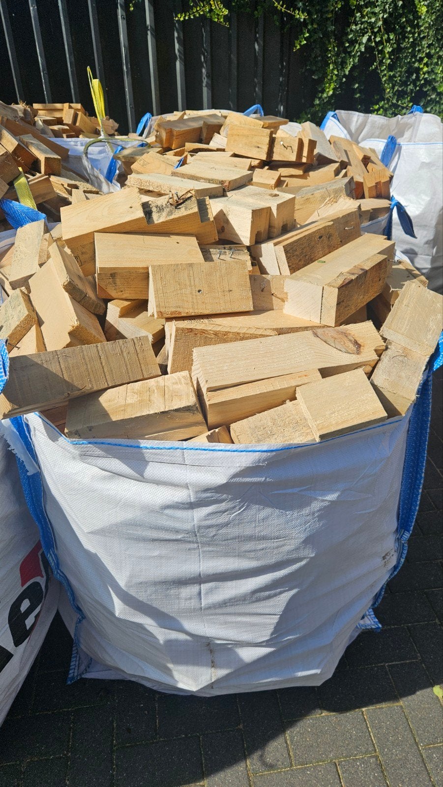 mooie zakken vuren balkhout, 3 tot 6 m³, Ophalen of Verzenden, Overige houtsoorten, Blokken
