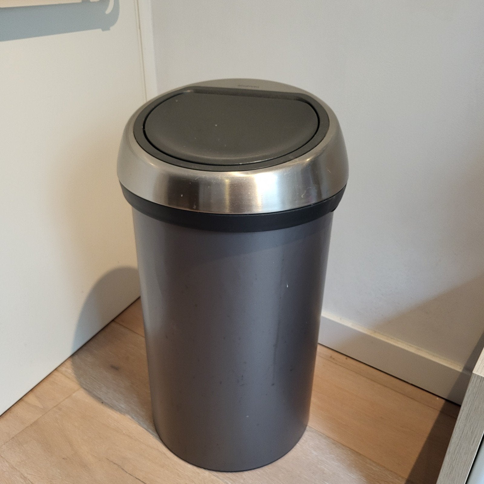 Brabantia vuilnisbak met deksel van RVS  en kunststof, Ophalen, 50 – 75, Gebruikt, 40 liter of meer