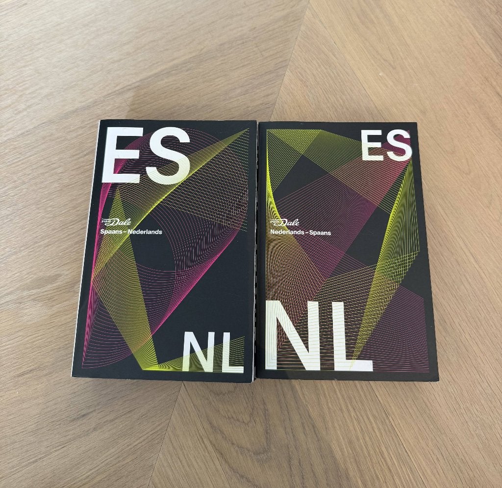 Spaans Woordenboeken, Ophalen of Verzenden, Zo goed als nieuw, Van Dale, Spaans