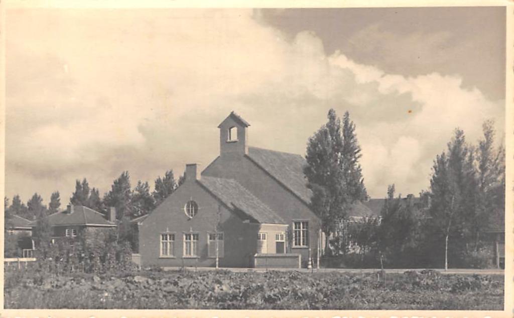 Schiebroek Larikslaan Herv. Kerk 1955 Foto Rotterdam, Verzenden, 1940 tot 1960, Ongelopen, Zuid-Holland