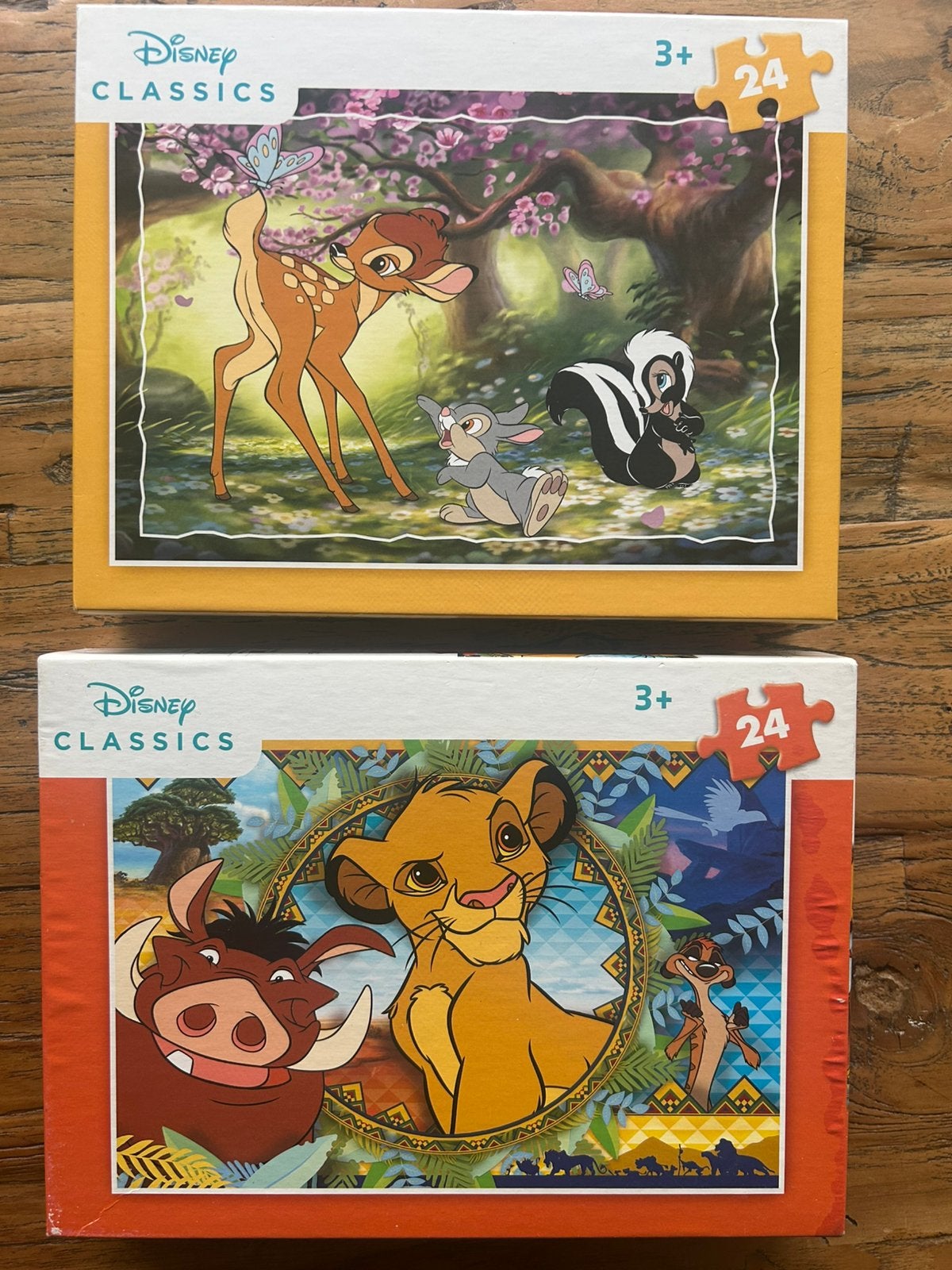 2 x Disney Classics  Puzzel Lion King & Bambi, Ophalen of Verzenden, 10 tot 50 stukjes, Zo goed als nieuw, 2 tot 4 jaar