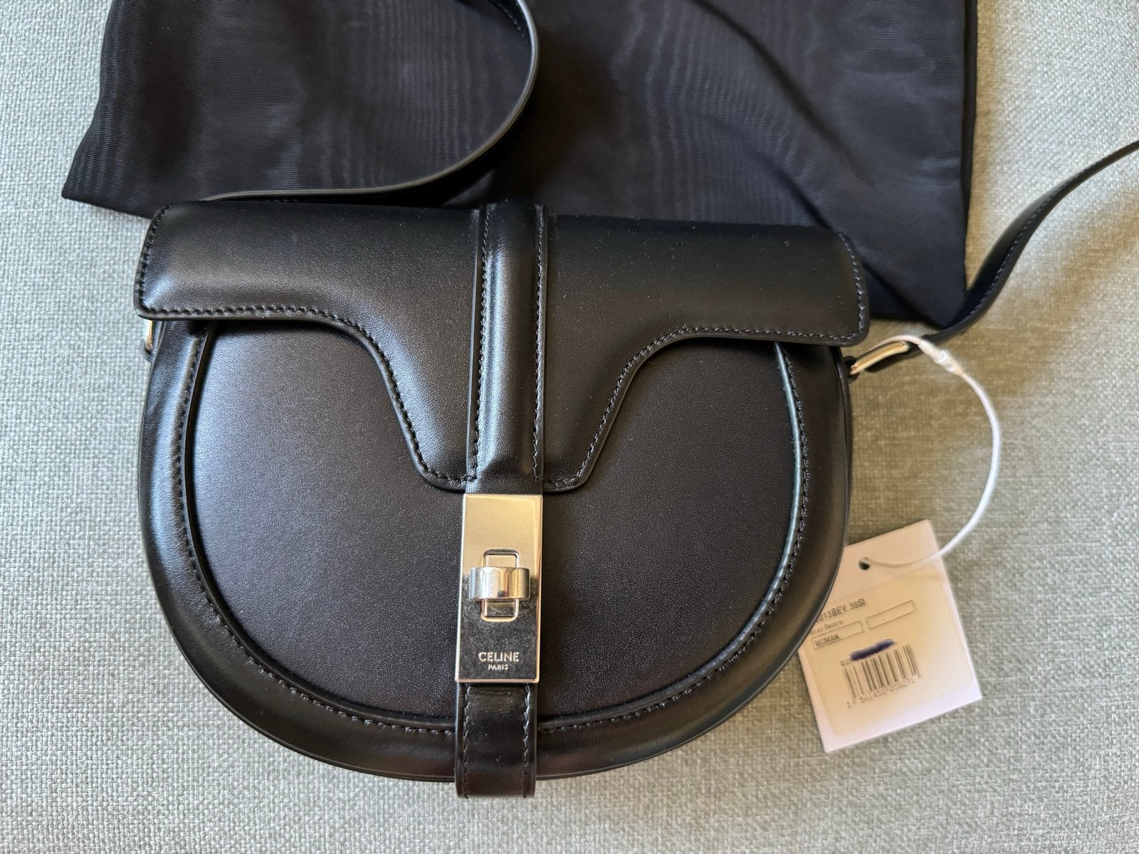 Celine Besace 16 Crossbody Tas Zwart Leer classic triumph, Sieraden, Tassen en Uiterlijk, Ophalen of Verzenden, Nieuw, Zwart, Schoudertasje
