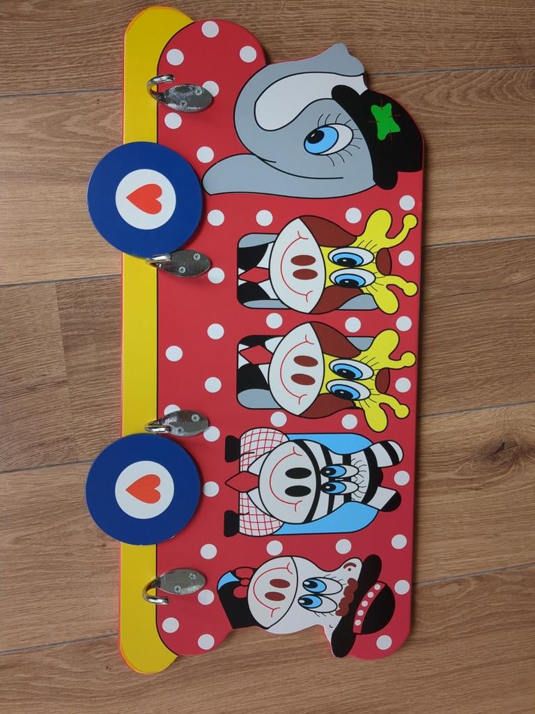 Kinderkapstok met dierenfiguren, Ophalen