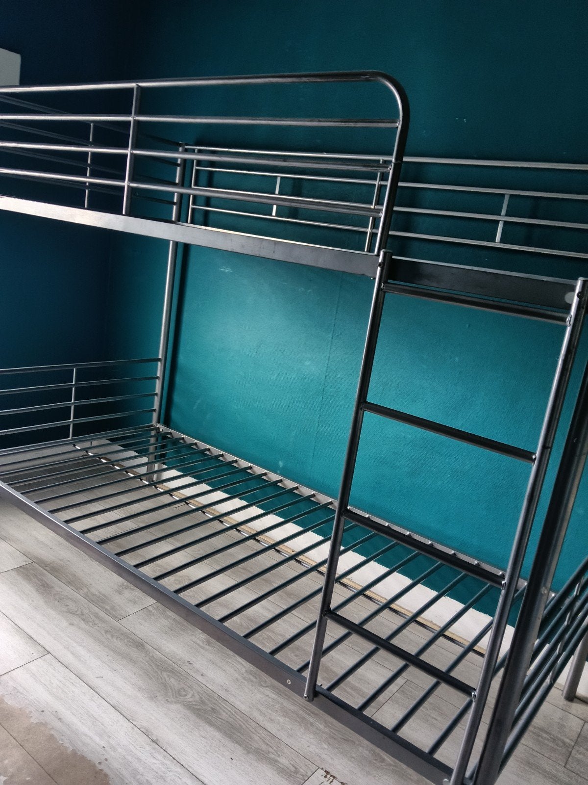 Stevig metalen stapelbed - Ideaal voor kleine ruimtes, Huis en Inrichting, Gebruikt, 90 cm, 160 tot 180 cm, Tweepersoons