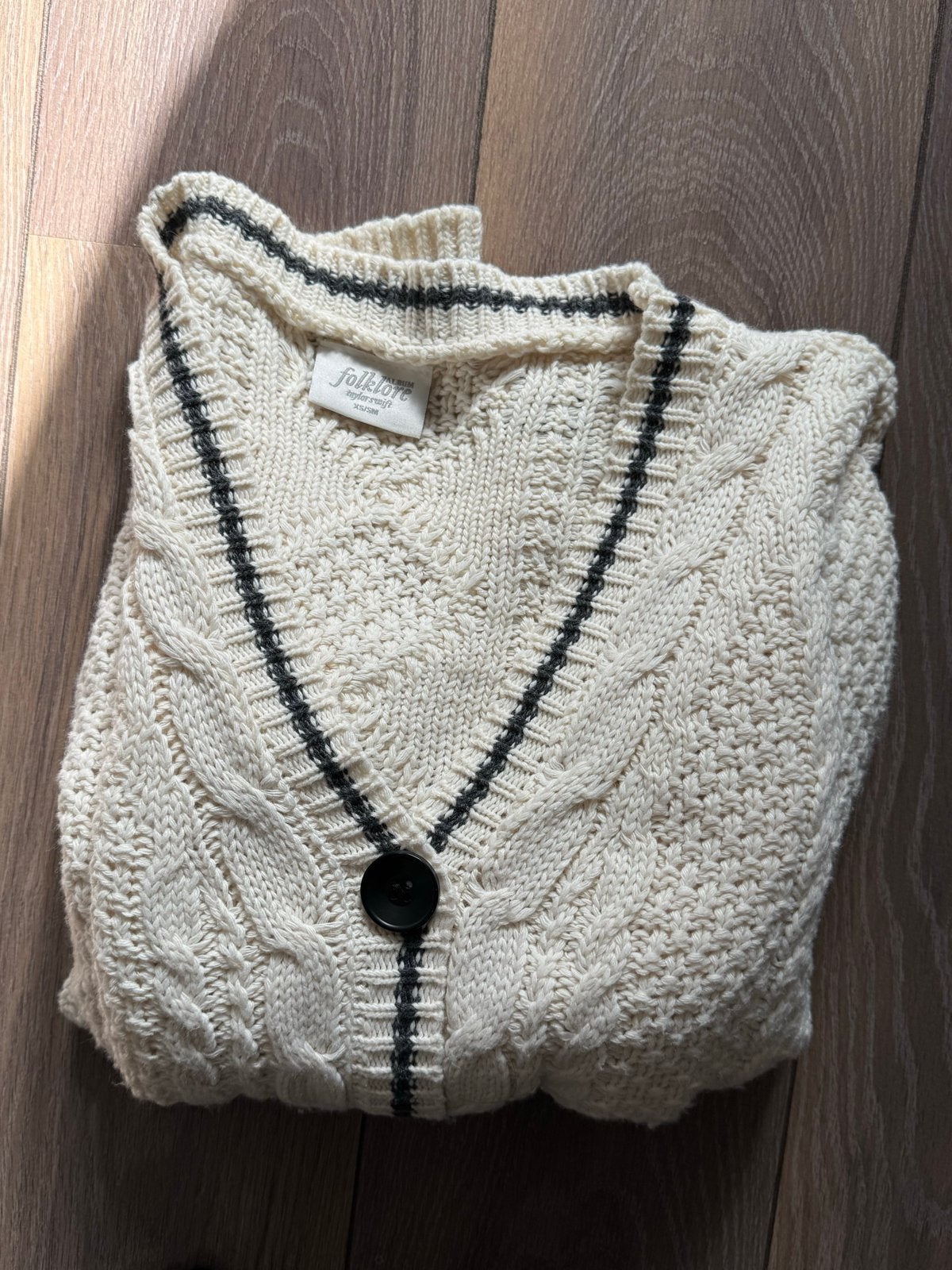 Taylor Swift Cardigan Folklore Album - Officieel, Kleding | Dames, Verzenden, Zo goed als nieuw, Maat 38/40 (M), Beige