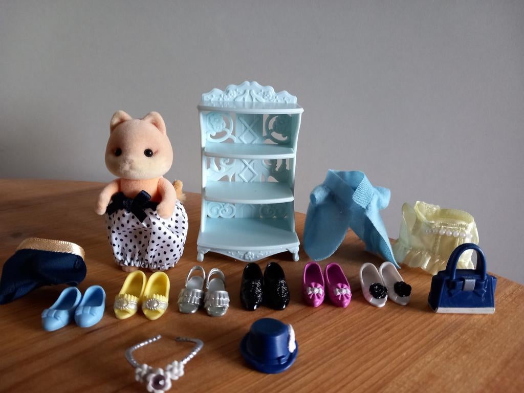 Sylvanian families schoenen/winkel/mode/caramel hond, Ophalen of Verzenden, Zo goed als nieuw, Poppenhuis