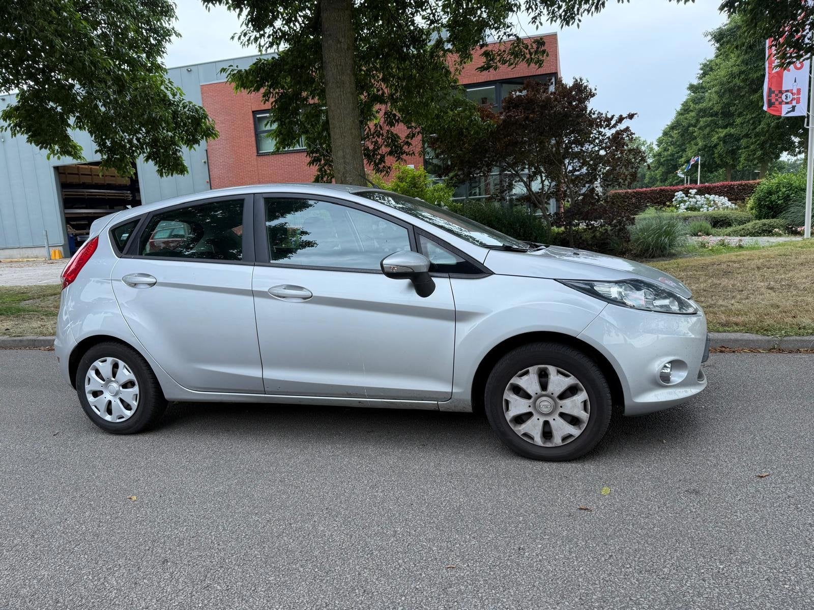 Ford Fiesta 1.6 TDCi ECOnetic Titanium airco apk, Auto's, Voorwielaandrijving, 28 km/l, Gebruikt, 96 €/maand