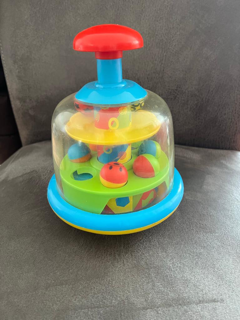 Kleurrijke pop-up tol met balletjes voor baby's, Kinderen en Baby's, Speelgoed | Babyspeelgoed, Ophalen of Verzenden, Zo goed als nieuw