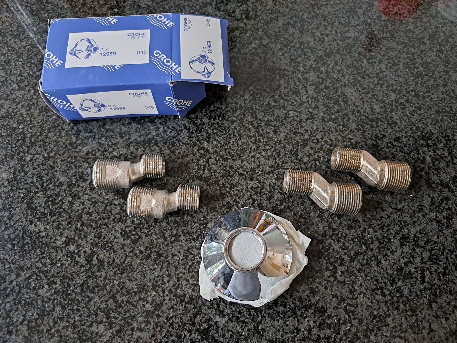Grohe rozetten (2) en s-koppelingen, Ophalen of Verzenden, Nieuw, Chroom, Kraan