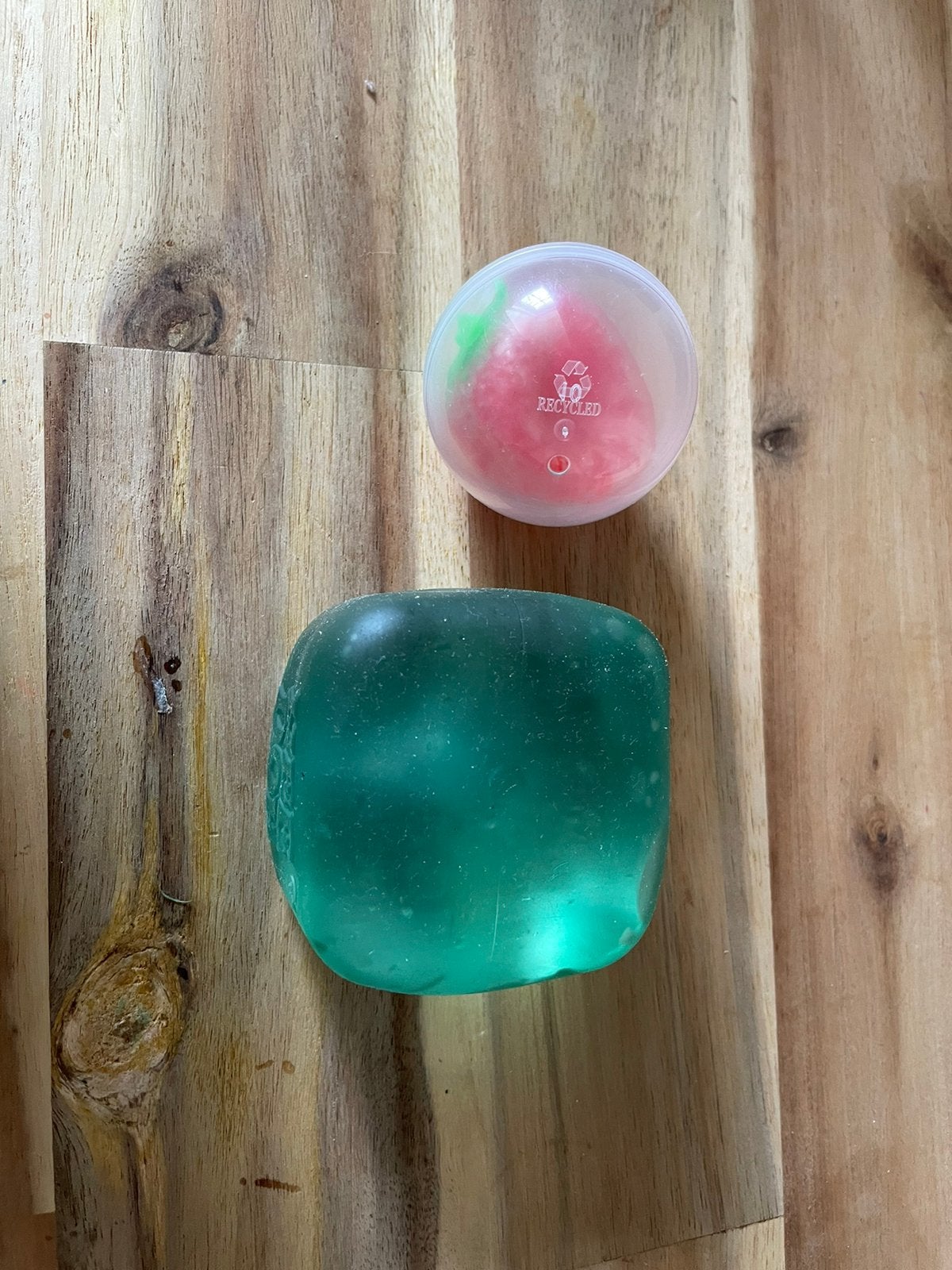 Een orbeez aardbij en een echt NeeDoh, Ophalen of Verzenden