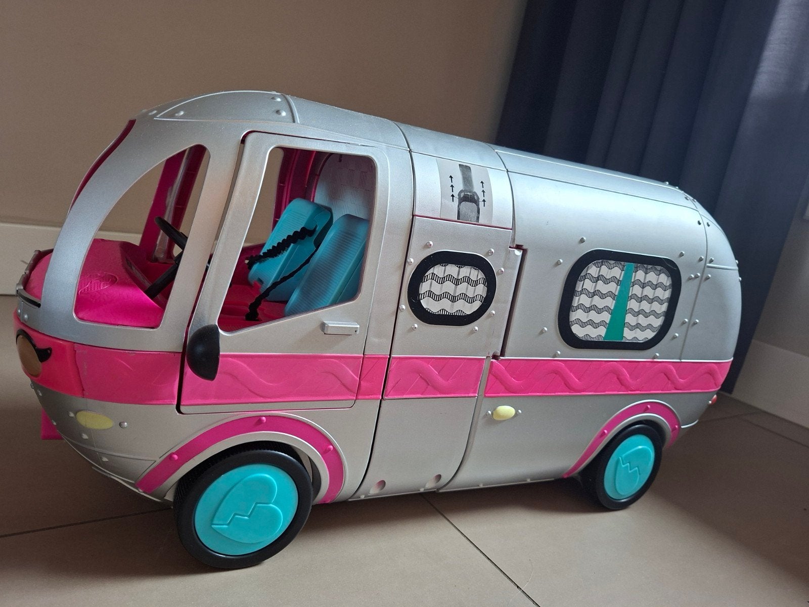 L.O.L. OMG Surprise Glamper met accessoires en poppen, Ophalen, Zo goed als nieuw, Overige typen