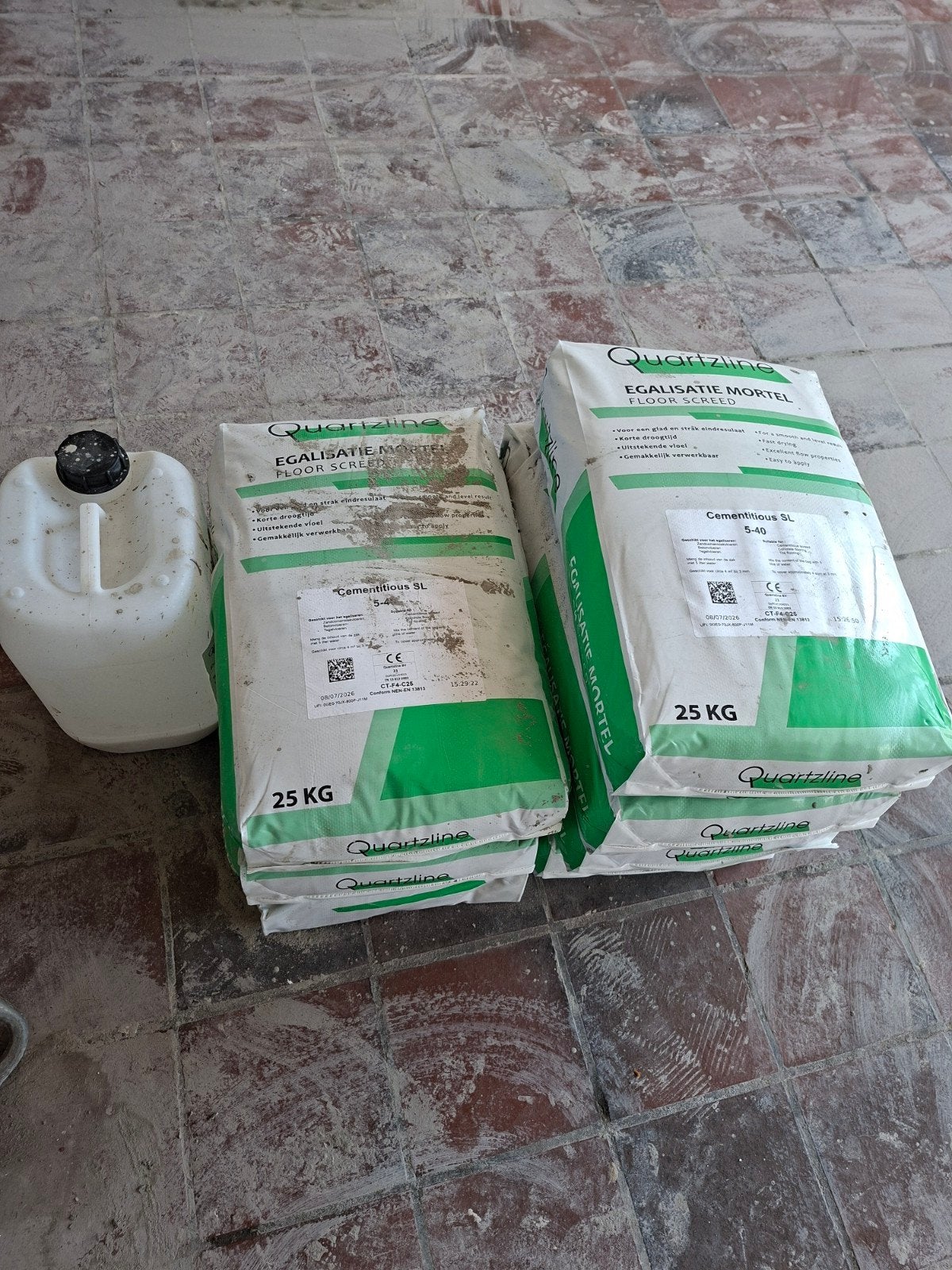7 zakken Quartzline SL 5-40 egaline en primer, Ophalen of Verzenden, Nieuw