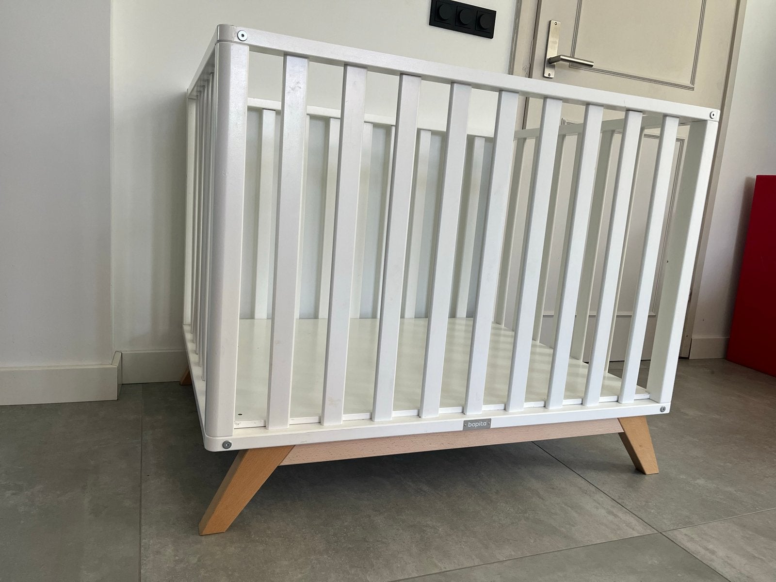 Bopita Lynn Ledikant Wit/Naturel - 25 euro!, Kinderen en Baby's, Boxen, Ophalen, Gebruikt, Rechthoekig, In hoogte verstelbaar