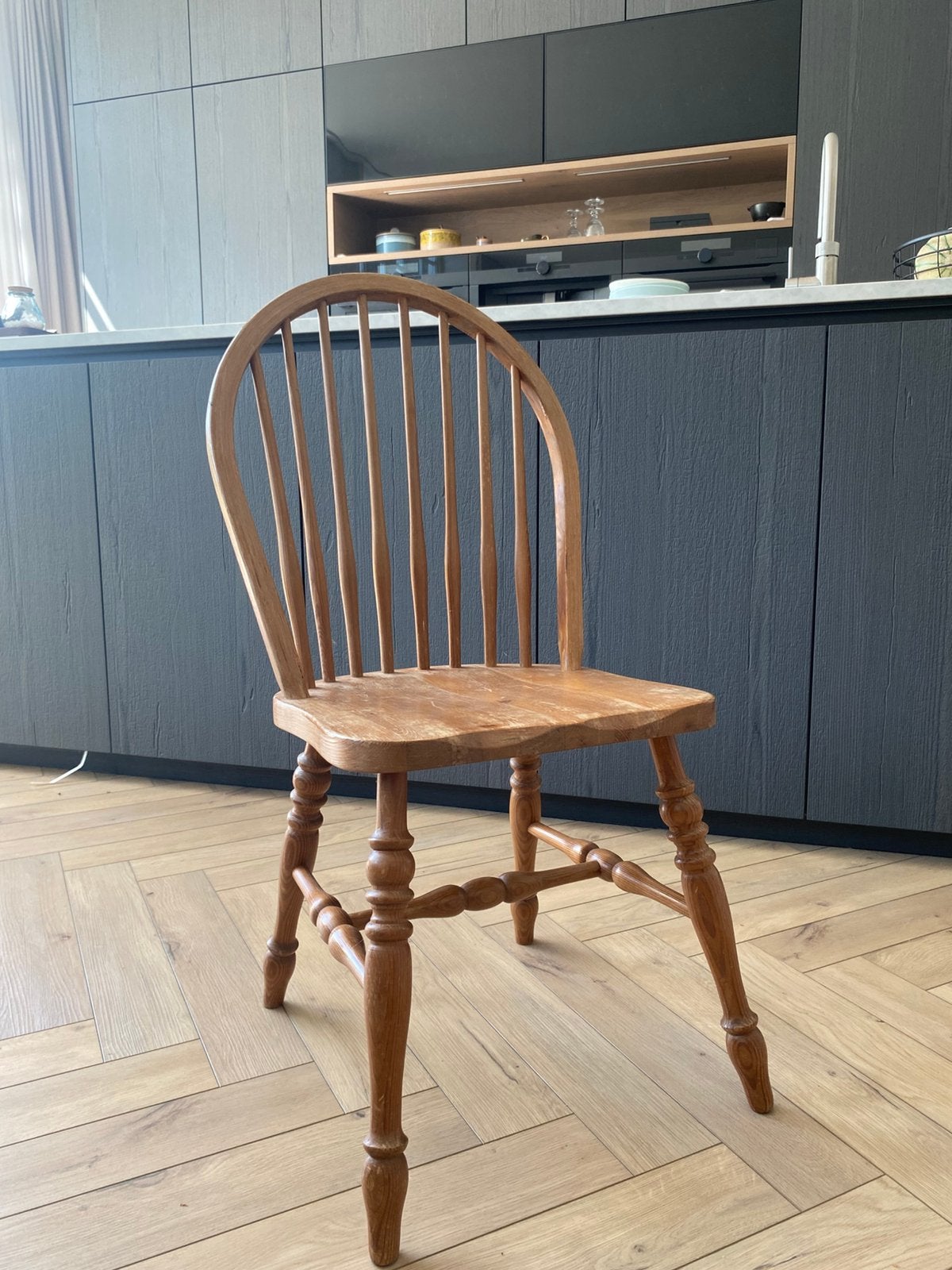4 houten stoelen, Ophalen