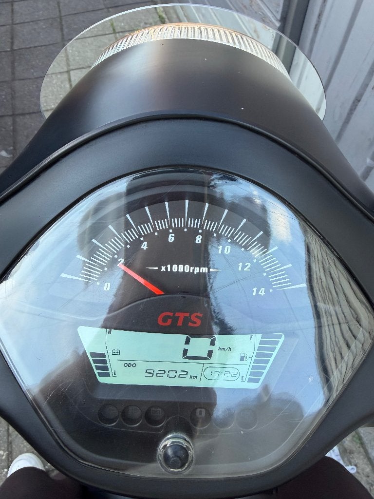 Foto 7 van GTS Scooter / GTS Toscana Dynamic 2022