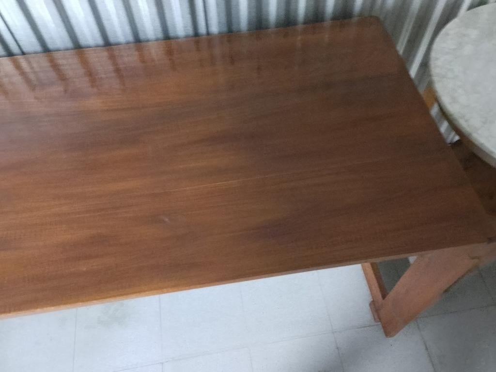 Oud koloniaal teak bureau uit koloniaal periode., Huis en Inrichting, Tafels | Salontafels, Zo goed als nieuw, Minder dan 50 cm