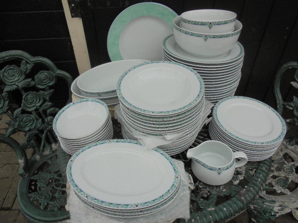AH Arzberg Merison servies, groene blader rand + blauwe rand, Ophalen of Verzenden, Zo goed als nieuw, Overige stijlen, Porselein